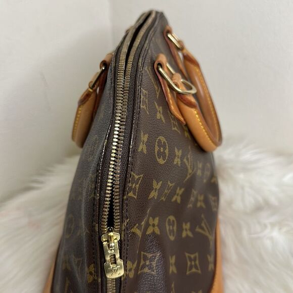 💯Authentic Louis Vuitton Monogram Alma Hand bag🍀 - Picture 15 of 17